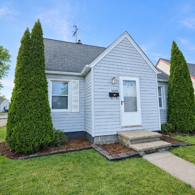 Building Photo - 2 Bedroom, 1 Bath Ranch with Good Sized Living Room, Laundry Room, Hard Wood Flooring, Deck.