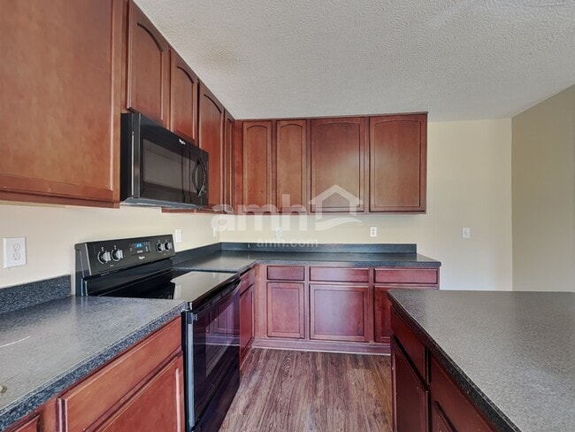 Photo - 924 Fresno St