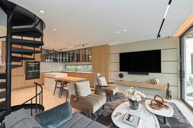 Photo - 288 Palm Ave