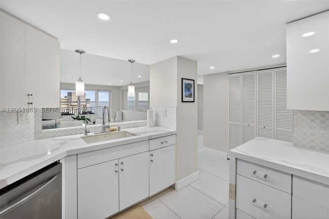 Photo - 3000 E Sunrise Blvd Unit 14C