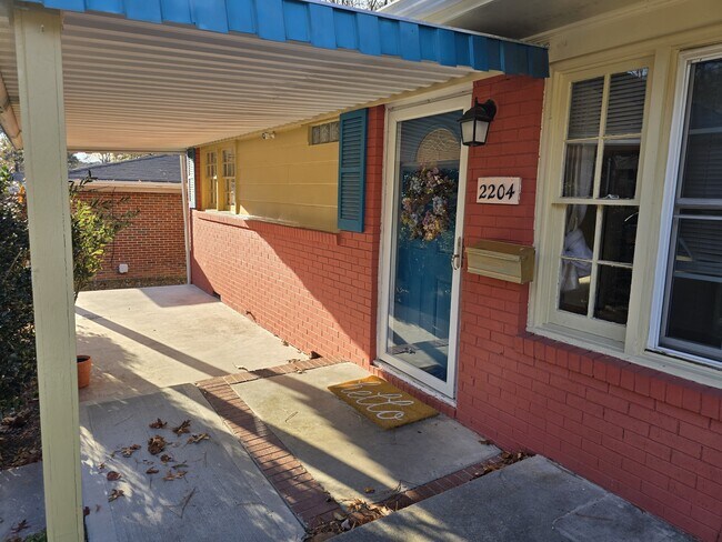 Photo - 2204 Dallas St