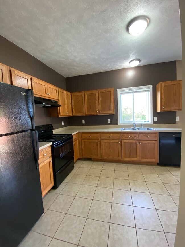 Photo - 204 Betsinger Rd