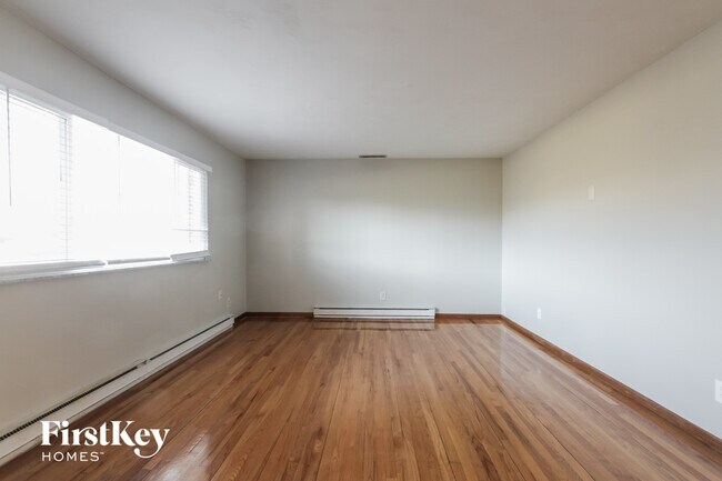 Photo - 8141 S East St