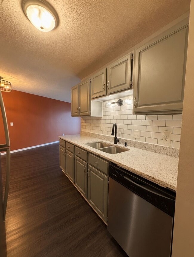 Photo - Freshly Updated, Stylish 2 bed 2 bath Condo in Bloomington Unit 202