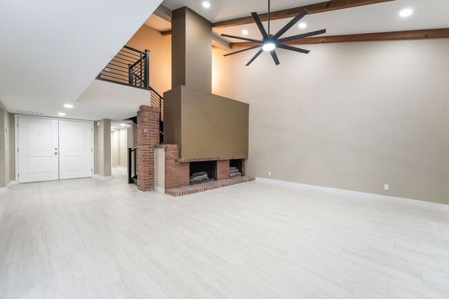 Photo - 968 Pinehurst Dr