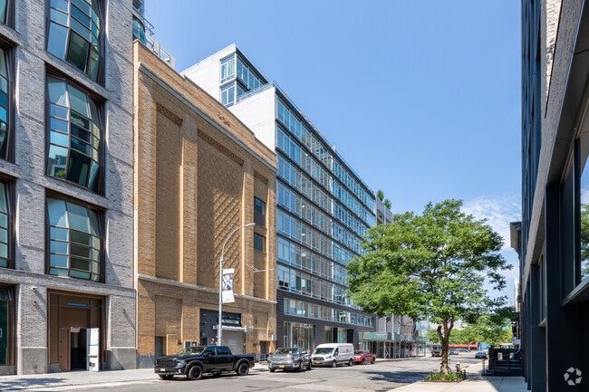 Photo - 520 W 19th St