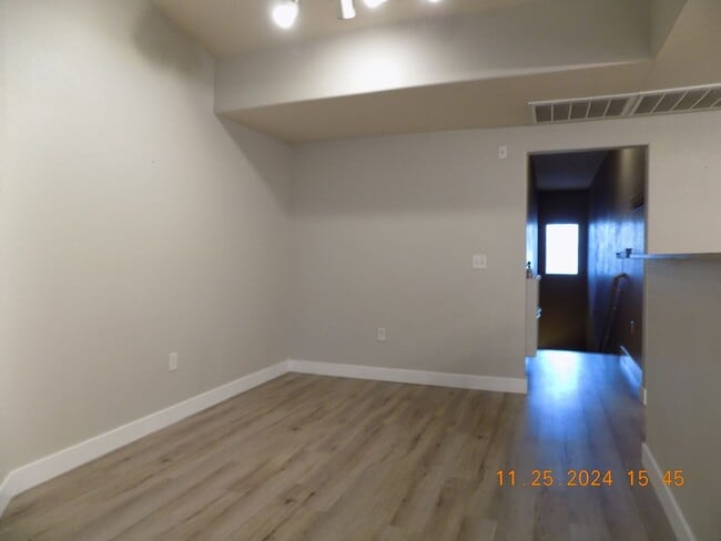 Photo - Well maintained up stairs condo