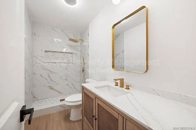 Photo - 1304 49th St