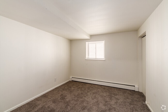 2 habitaciones, 1 baño - 950 pies cuadrados - Segundo dormitorio
