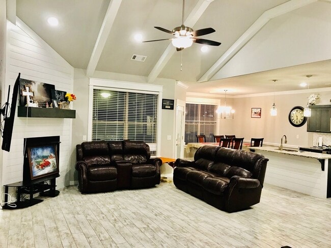 Photo - 1224 Bradley St