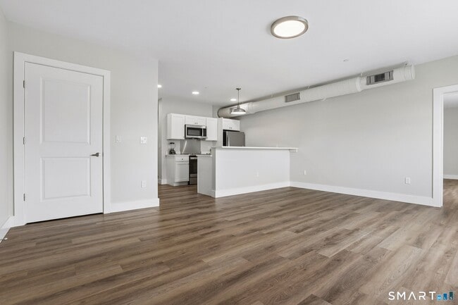 Building Photo - 256 Captain Thomas Blvd Unit 210