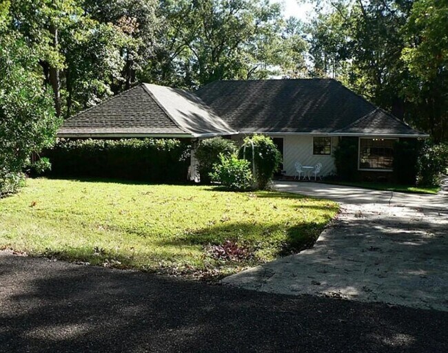 Photo - 371 Carriage Trail