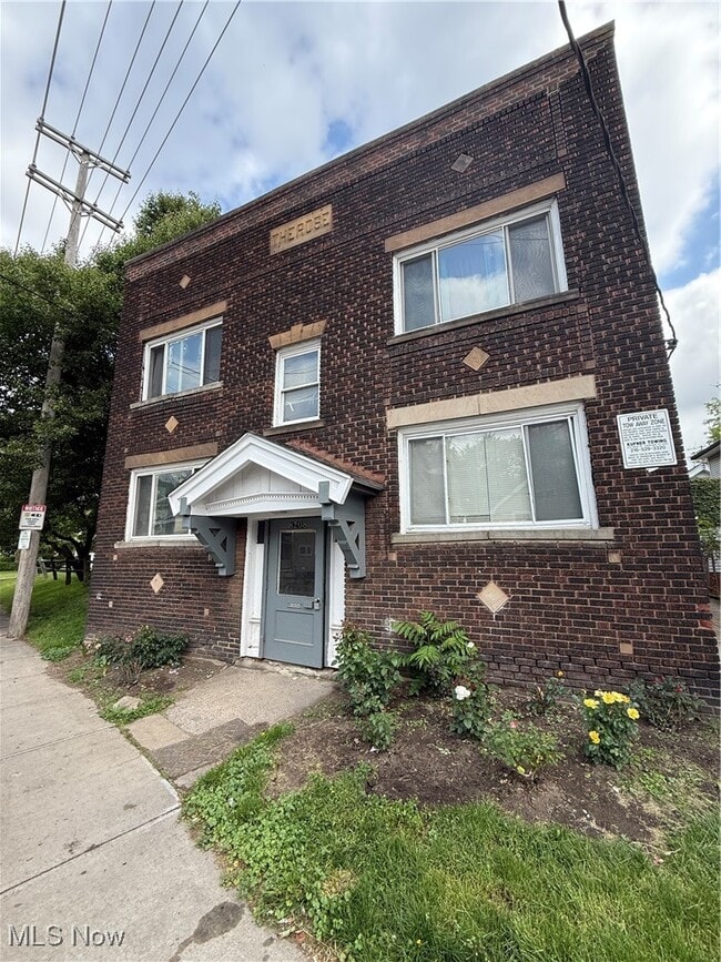 Building Photo - 8208 Denison Ave Unit 6