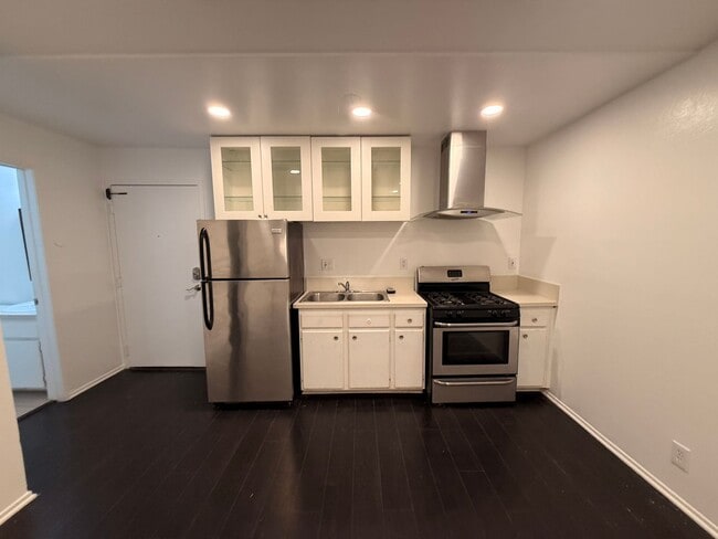 Photo - 827 S Wilton Pl Unit 207