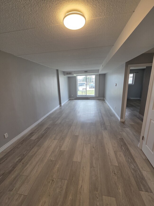 Photo - 251 Erb St. W Unité #1