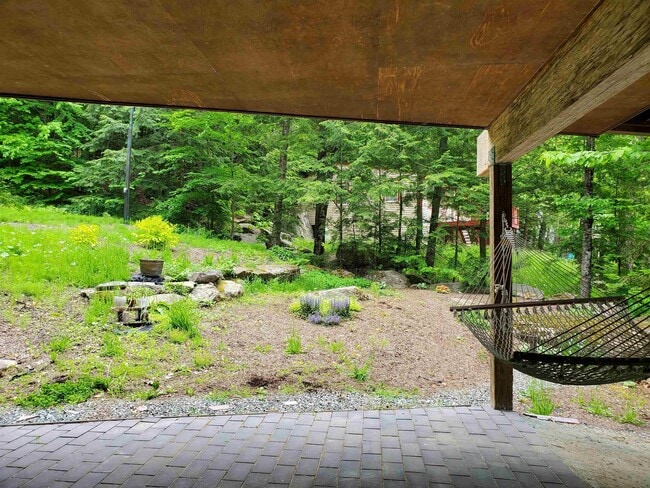 1046 Goose Pond Rd