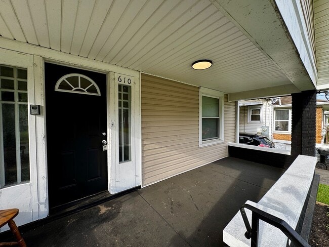 Building Photo - 610 Colorado Ave