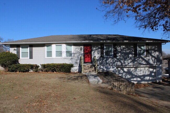 Building Photo - Beautiful 4-bedroom, 3 full baths home located in Independence, MO