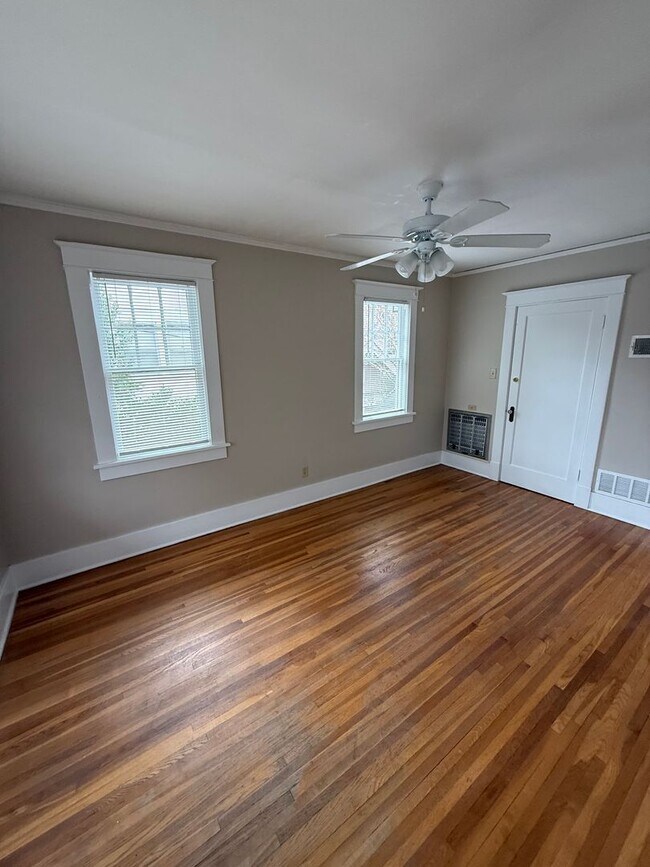 Photo - Spacious Midtown Gem – 4BR Home with Guest House Near Rhodes College!