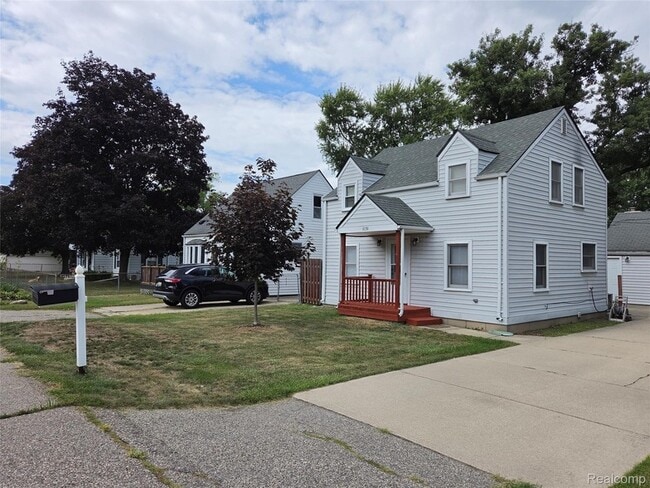Photo - 1031 Arthur Ave