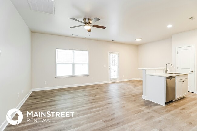 Photo - 106 S Elm St