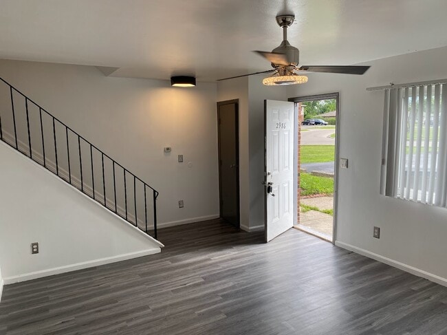 Photo - 3006 Benchwood Rd