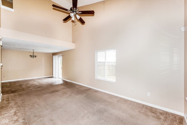 Photo - 2525 Grand Fir Dr
