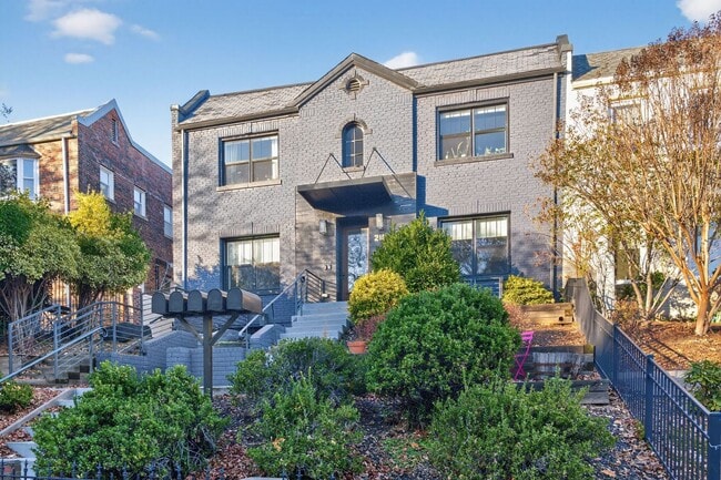 Building Photo - Available Now! Two Bed // Two Bath in Eckington! Unit 1