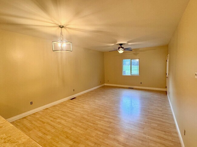 Photo - 2120 Mead Ln