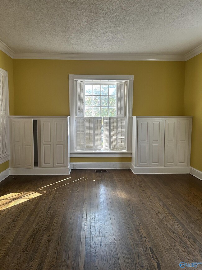 Photo - 620 Sherman St SE