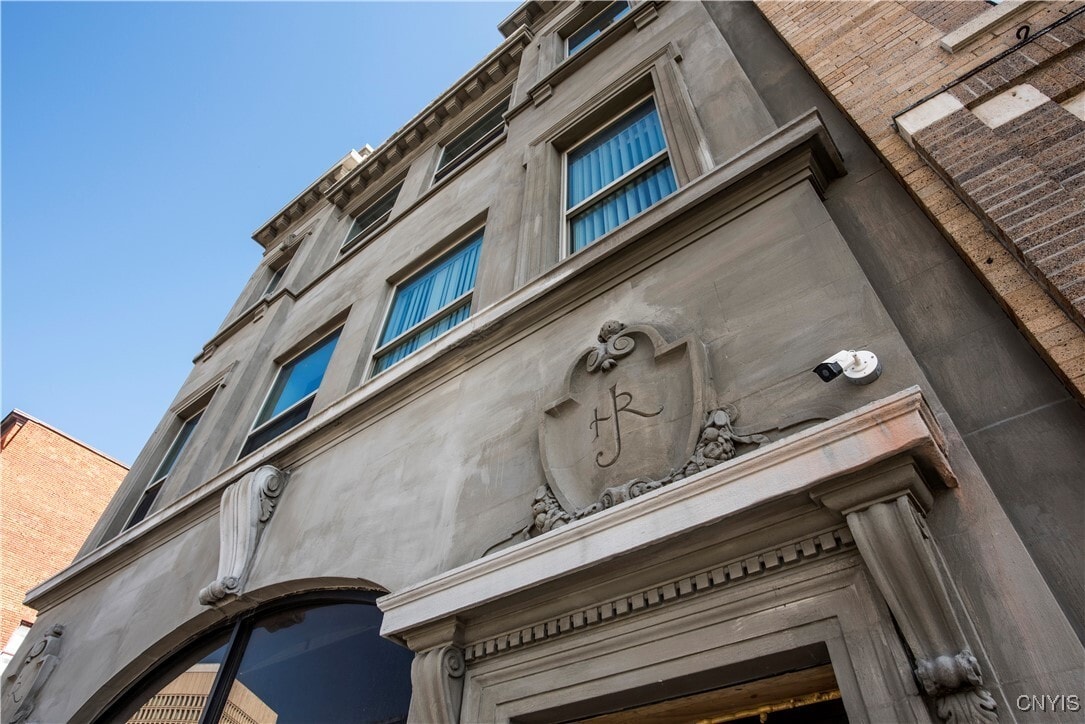 Photo - 221 Elizabeth St