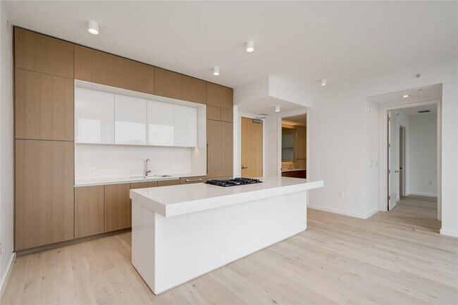 Photo - 313 W 17th St Unit 1806