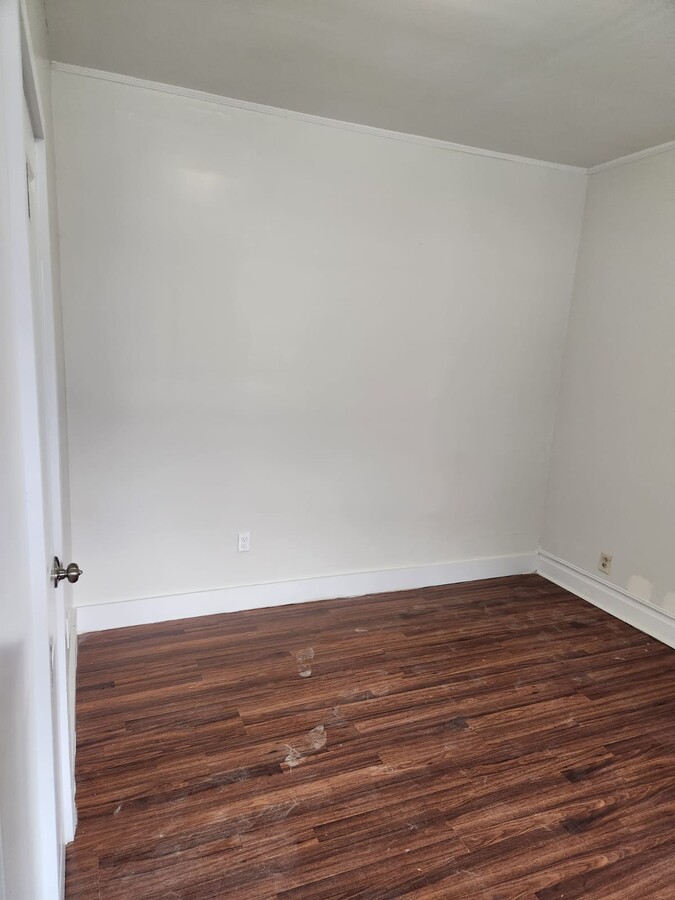 Bedroom - 17 Edwin Plz Apartments Unit 1