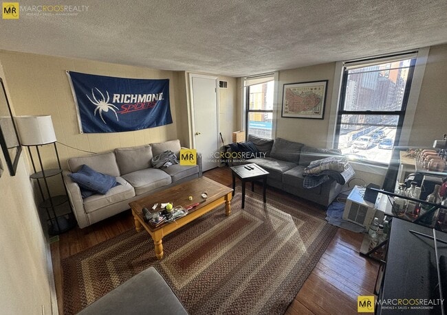 Photo - 218 Cambridge St