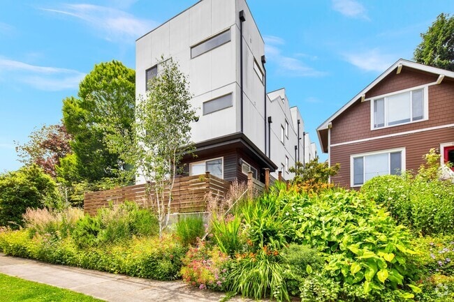 Building Photo - 1807 25th Ave Rental