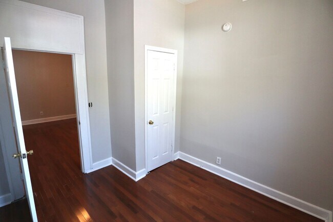 Photo - 2 Bed 1 Bath Apartment Located in the Heart of downtown Charleston & Close to the College of Char... Unit A