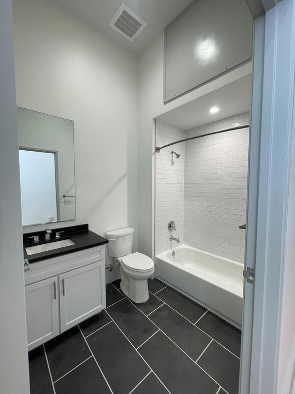 Photo - 315 W 38th St Unit 8