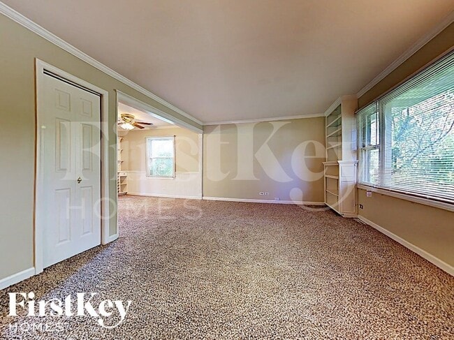 28W608 Bolles Ave