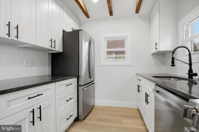 Photo - 125 Warren St