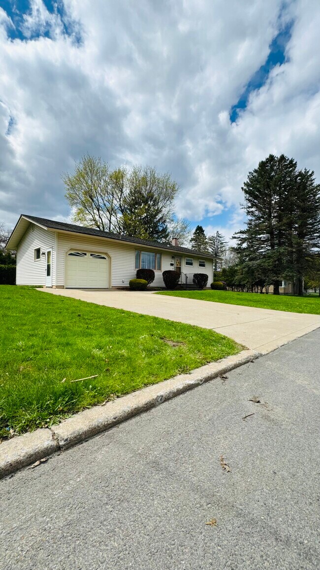 Photo - 913 Arnold Ave