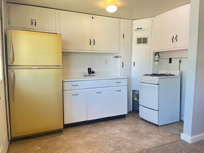 Photo - 1206 W Tomichi Ave Unidad 10