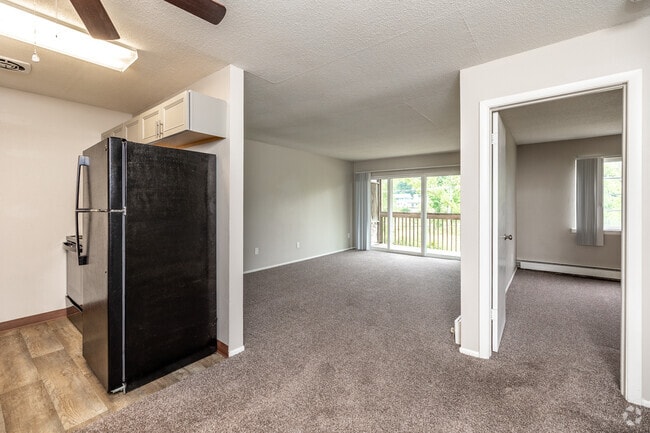 1BR, 1BA - 650 SF