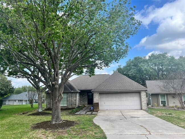 Photo - 319 Fantasy Ln