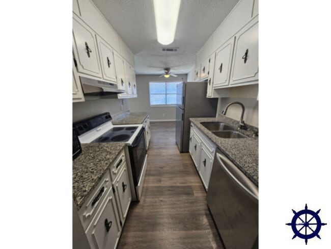 Photo - 507 S Highline Dr
