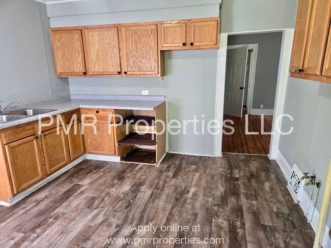 Photo - 321 Voorhis St