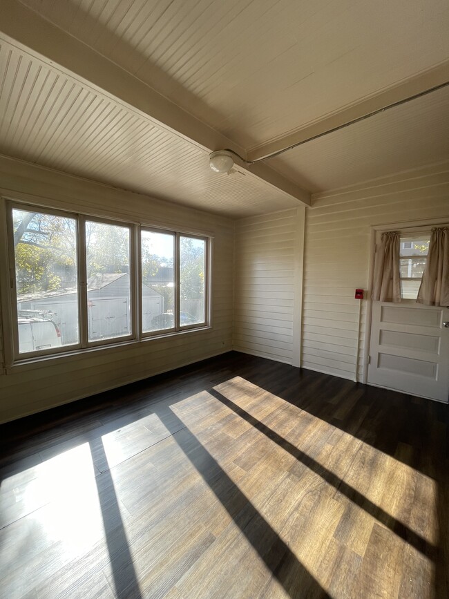 Photo - 134 E Maple St Unidad #2