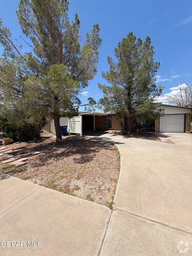 Building Photo - 6828 Escondido Dr Rental