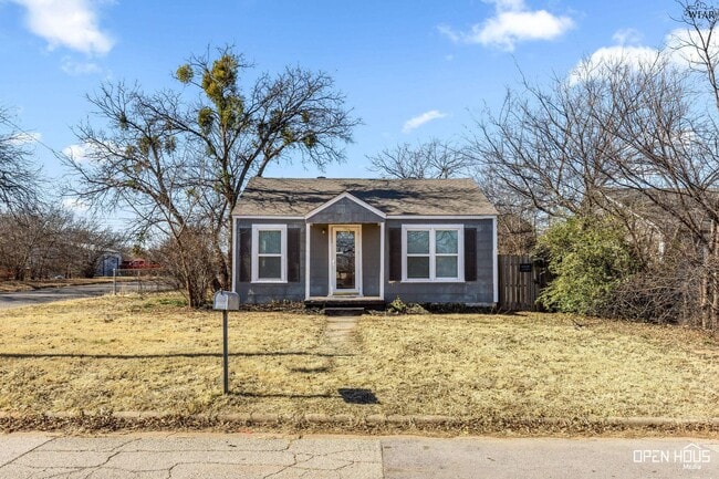 Building Photo - 2714 Sherman Rd