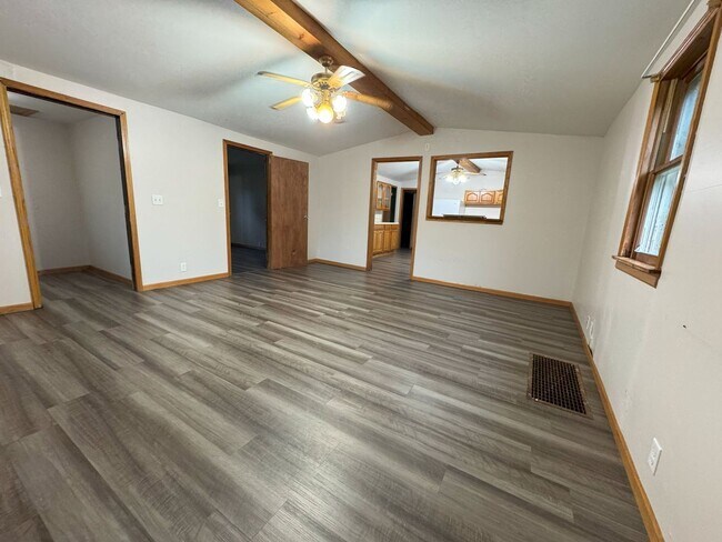 Photo - 3 Bedroom House, Clinton