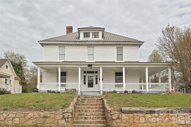 Building Photo - 1208 S Salisbury Ave